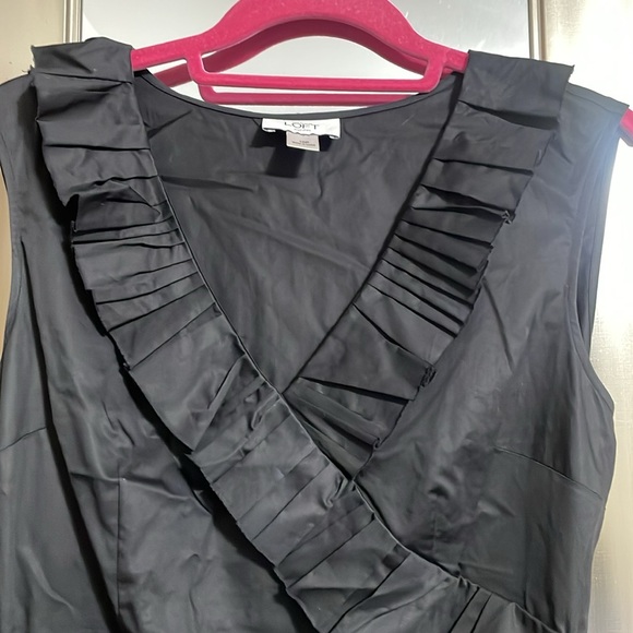 Ann Taylor Loft Petites black V neck dress with pleated collar size 10P cotton - Picture 5 of 14